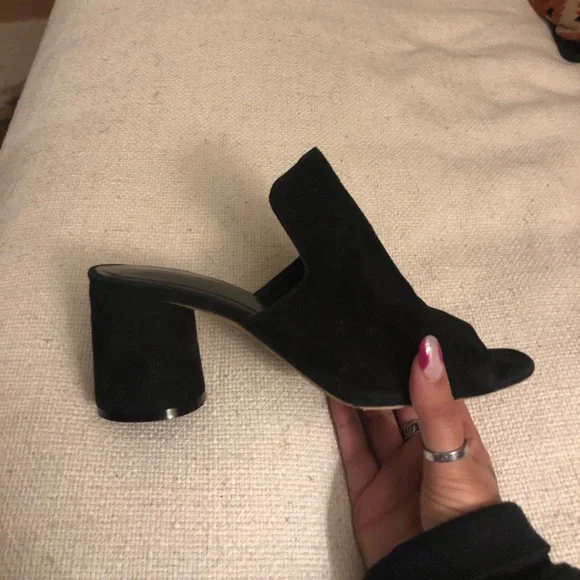 Vince black mule heels - Picture 1 of 3